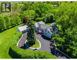 220 OLD YONGE STREET, Aurora, Ontario