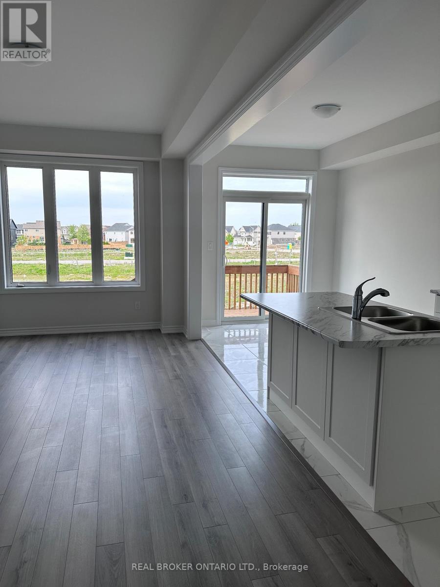 13 Rochester Drive, Barrie, Ontario  L9S 2Z8 - Photo 4 - S12478484