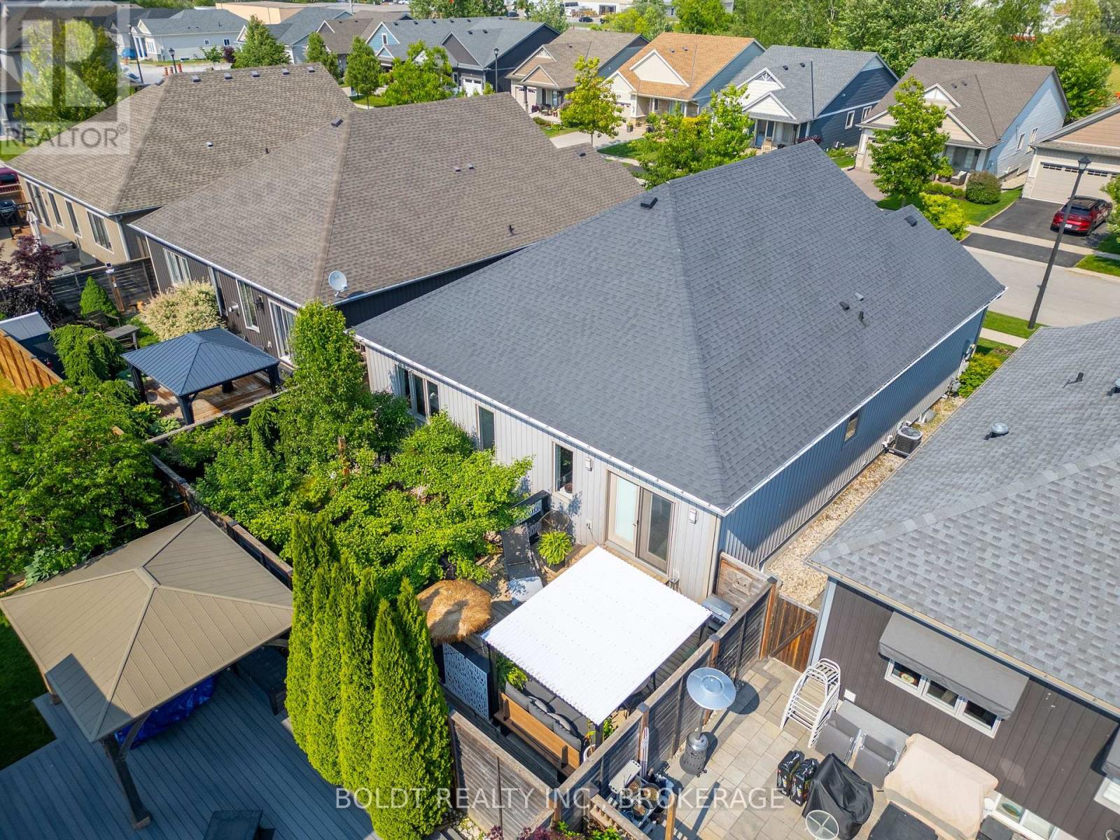 75 Parkside Drive, St. Catharines, Ontario  L2M 0B2 - Photo 38 - X12478522