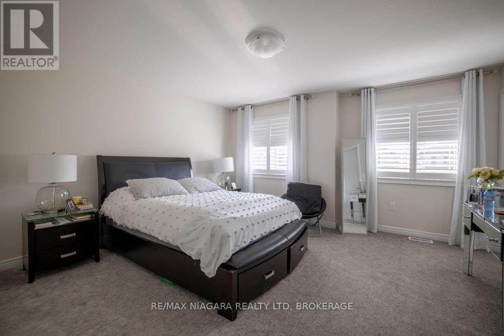 16 Bowman Crescent, Thorold, Ontario  L2V 0G3 - Photo 14 - X12478524