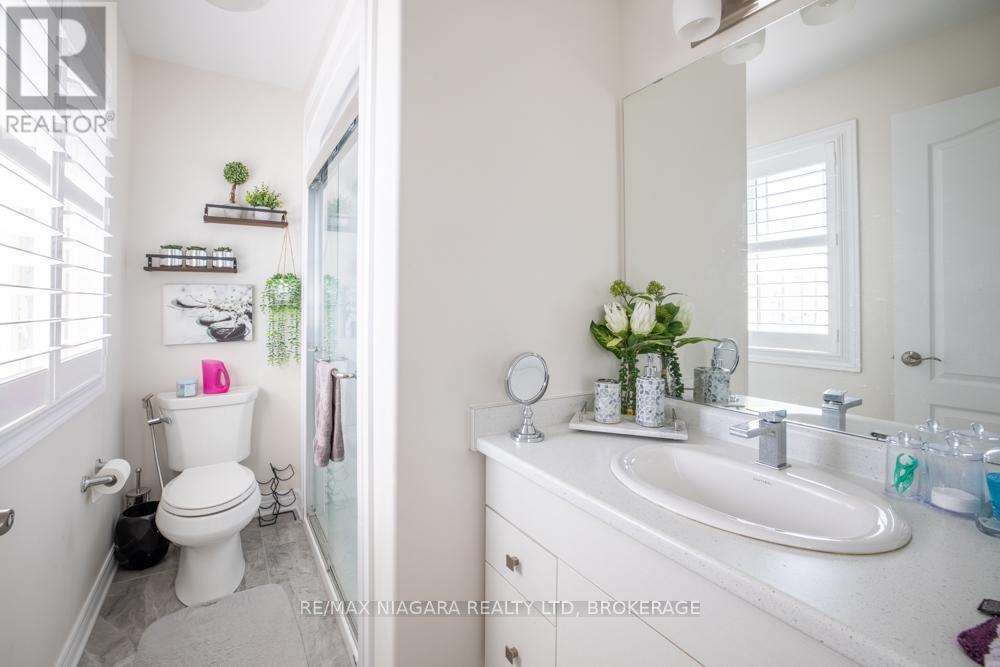 16 Bowman Crescent, Thorold, Ontario  L2V 0G3 - Photo 16 - X12478524