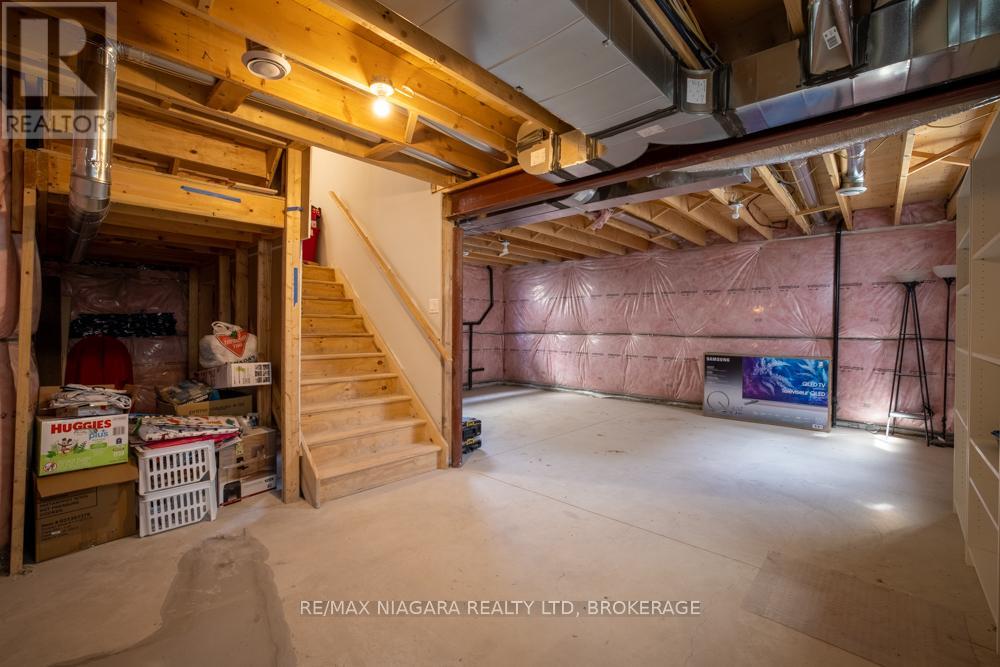 16 Bowman Crescent, Thorold, Ontario  L2V 0G3 - Photo 19 - X12478524