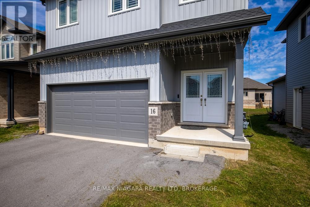 16 Bowman Crescent, Thorold, Ontario  L2V 0G3 - Photo 2 - X12478524