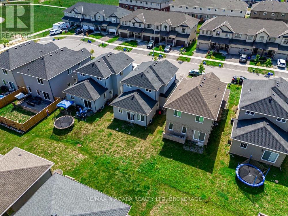 16 Bowman Crescent, Thorold, Ontario  L2V 0G3 - Photo 23 - X12478524