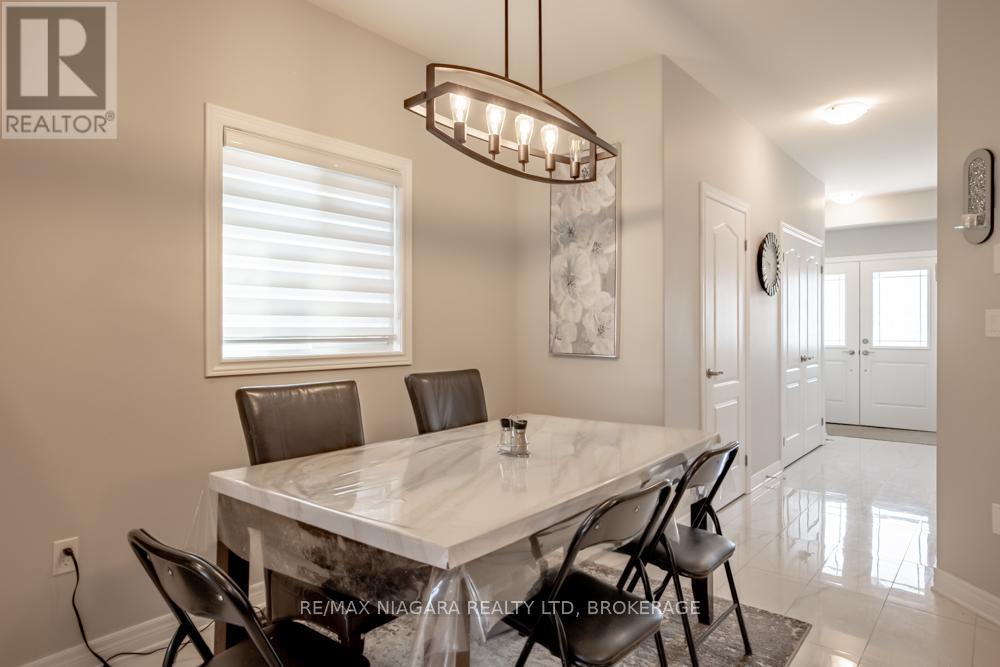 16 Bowman Crescent, Thorold, Ontario  L2V 0G3 - Photo 8 - X12478524