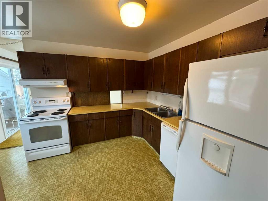 Property at 8005 94 Street image 3