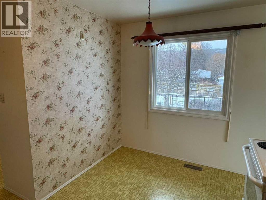 Property at 8005 94 Street image 5