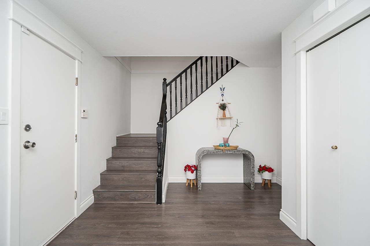 6074 188 Street, Surrey, British Columbia  V3S 7V9 - Photo 4 - R3059939