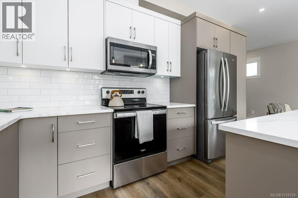 201 2580 Brookfield Dr, Courtenay, British Columbia  V9N 0J8 - Photo 12 - 1018124