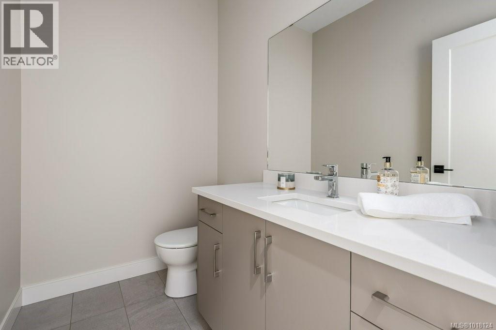 201 2580 Brookfield Dr, Courtenay, British Columbia  V9N 0J8 - Photo 4 - 1018124