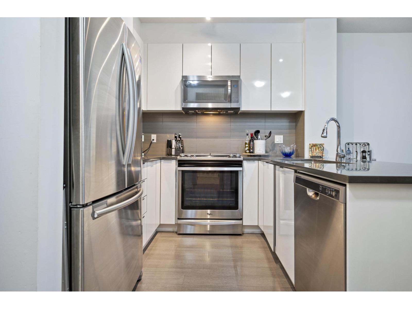 212 15137 33 Avenue, White Rock, British Columbia  V3Z 0Y1 - Photo 9 - R3061317