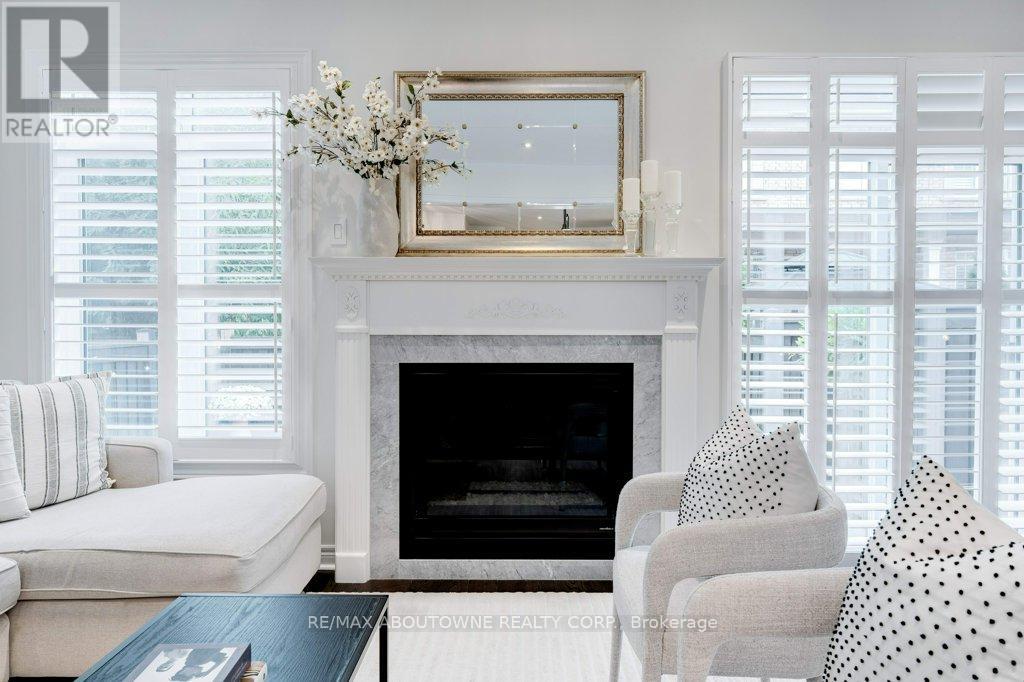 231 Sarah Cline Drive, Oakville, Ontario  L6M 0V3 - Photo 11 - W12478306