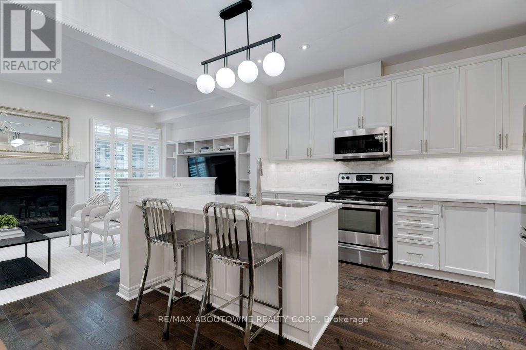 231 Sarah Cline Drive, Oakville, Ontario  L6M 0V3 - Photo 14 - W12478306