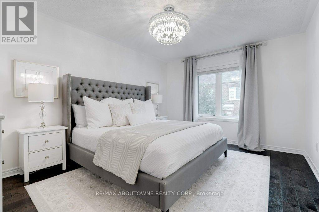 231 Sarah Cline Drive, Oakville, Ontario  L6M 0V3 - Photo 21 - W12478306