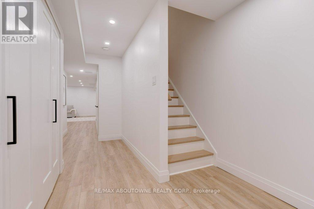 231 Sarah Cline Drive, Oakville, Ontario  L6M 0V3 - Photo 28 - W12478306