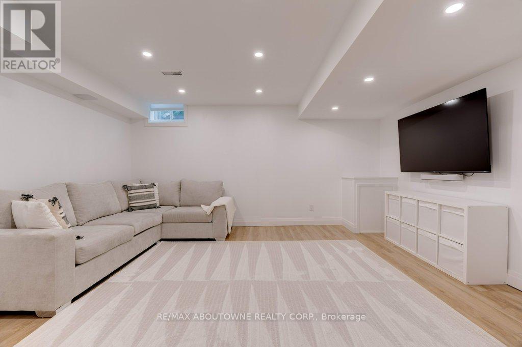 231 Sarah Cline Drive, Oakville, Ontario  L6M 0V3 - Photo 32 - W12478306