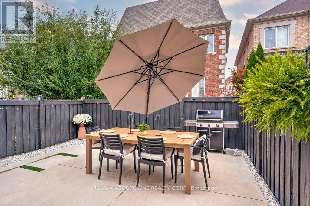 231 Sarah Cline Drive, Oakville, Ontario  L6M 0V3 - Photo 39 - W12478306