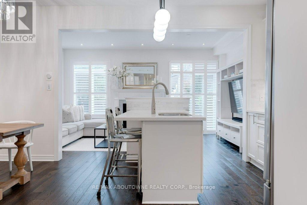 231 Sarah Cline Drive, Oakville, Ontario  L6M 0V3 - Photo 6 - W12478306