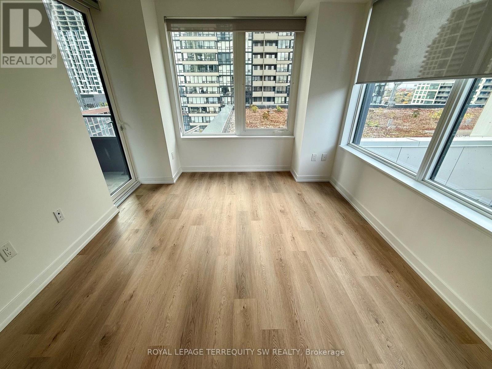 710 - 395 Square One Drive, Mississauga, Ontario  L5B 0P6 - Photo 11 - W12478312