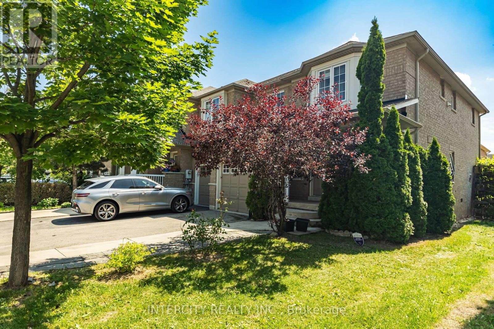 18 Snowshoe Lane, Brampton, Ontario  L6R 0J1 - Photo 2 - W12478322