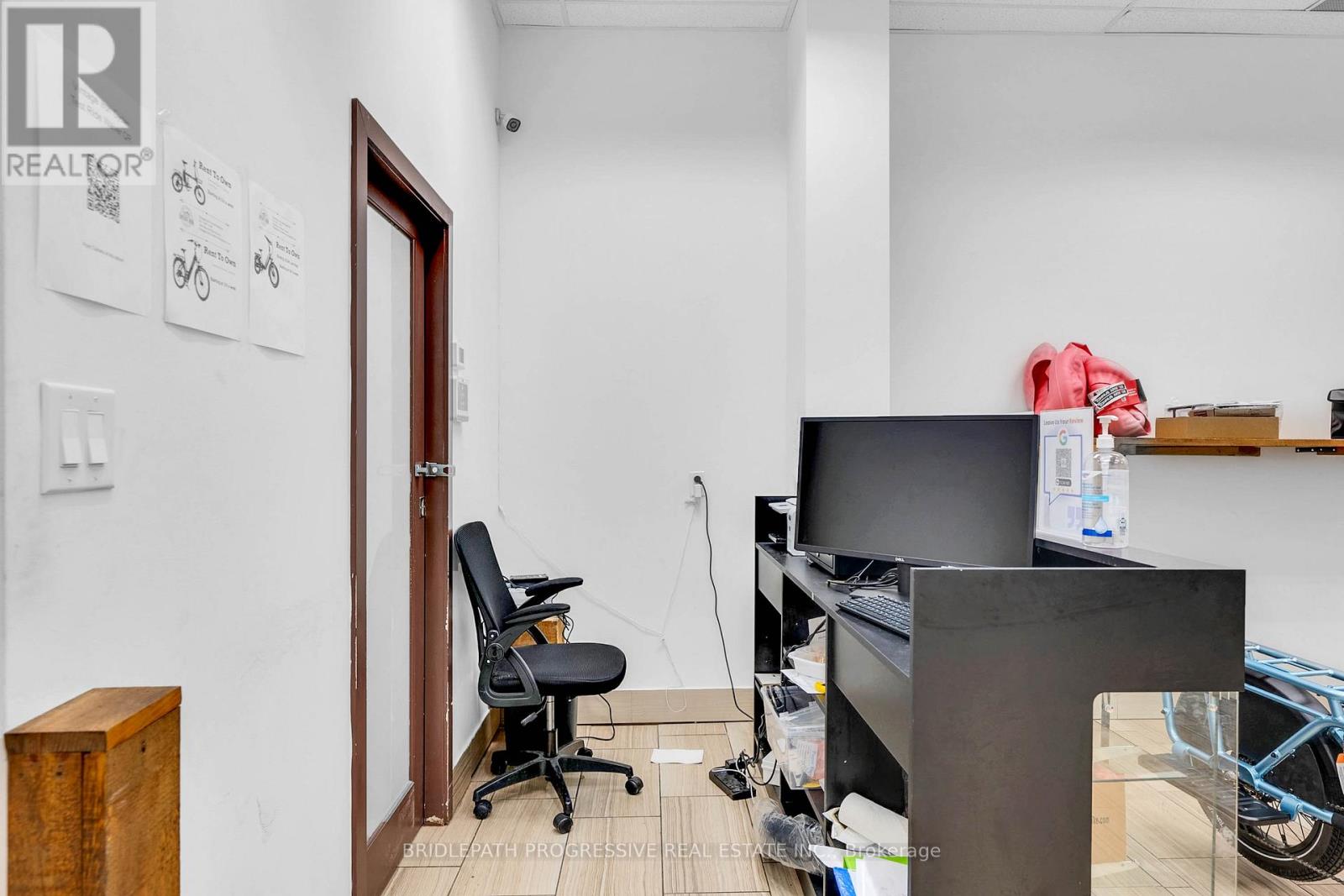 3 - 1644 Bloor Street W, Toronto, Ontario  M6P 1A7 - Photo 10 - W12478325