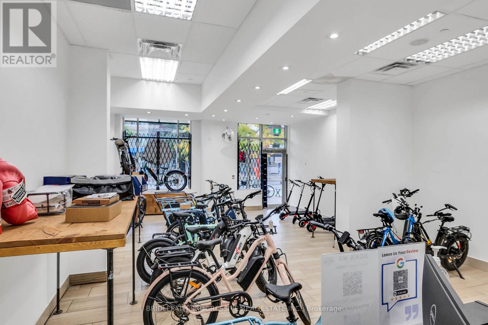 3 - 1644 Bloor Street W, Toronto, Ontario  M6P 1A7 - Photo 13 - W12478325