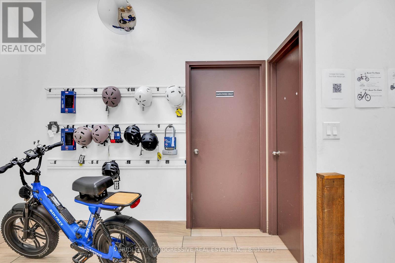 3 - 1644 Bloor Street W, Toronto, Ontario  M6P 1A7 - Photo 14 - W12478325