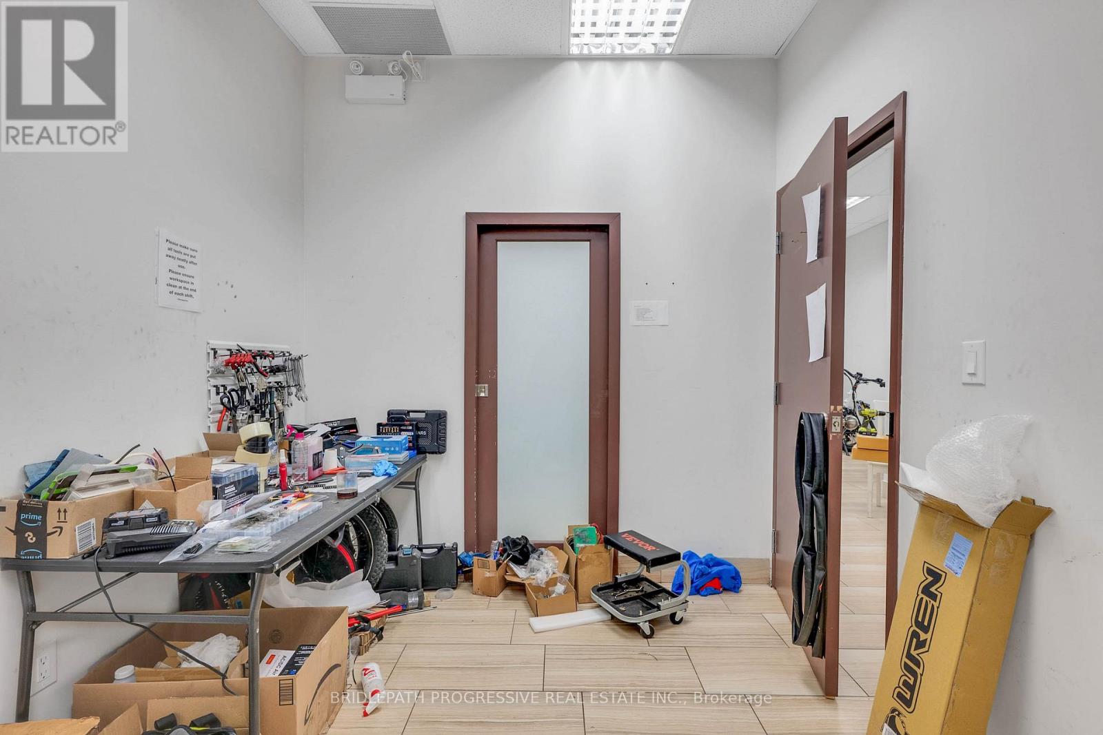 3 - 1644 Bloor Street W, Toronto, Ontario  M6P 1A7 - Photo 16 - W12478325