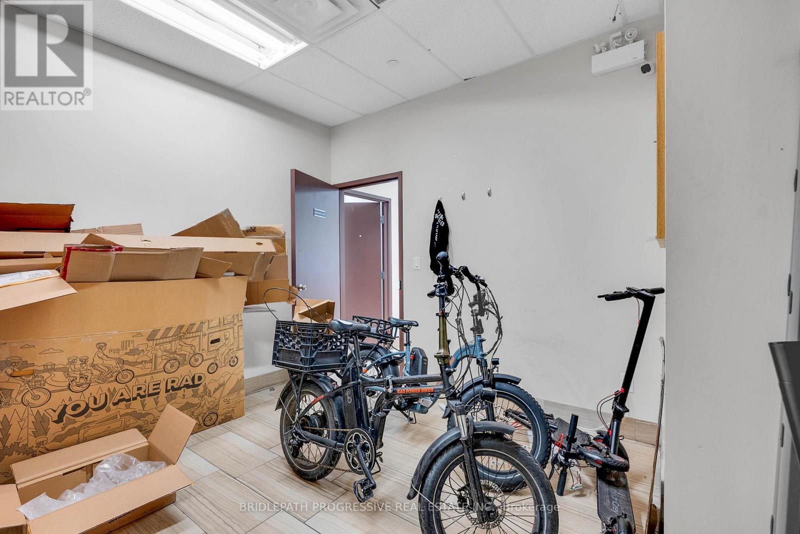 3 - 1644 Bloor Street W, Toronto, Ontario  M6P 1A7 - Photo 18 - W12478325