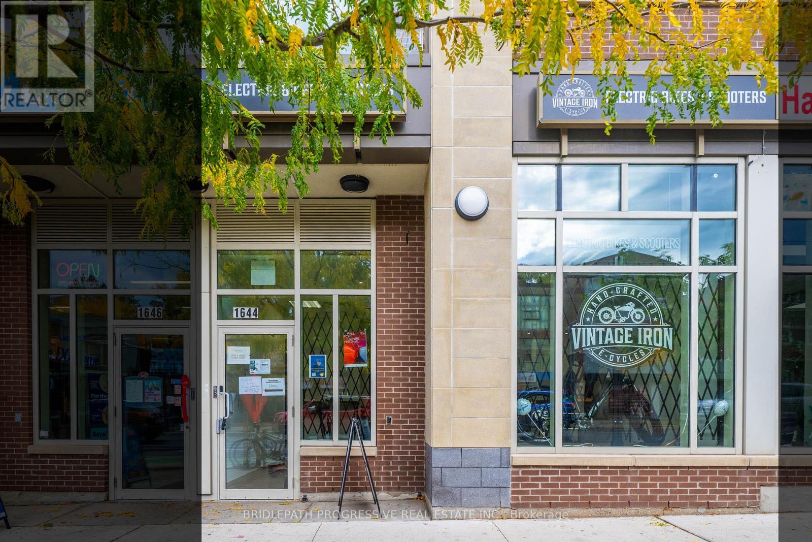 3 - 1644 Bloor Street W, Toronto, Ontario  M6P 1A7 - Photo 2 - W12478325