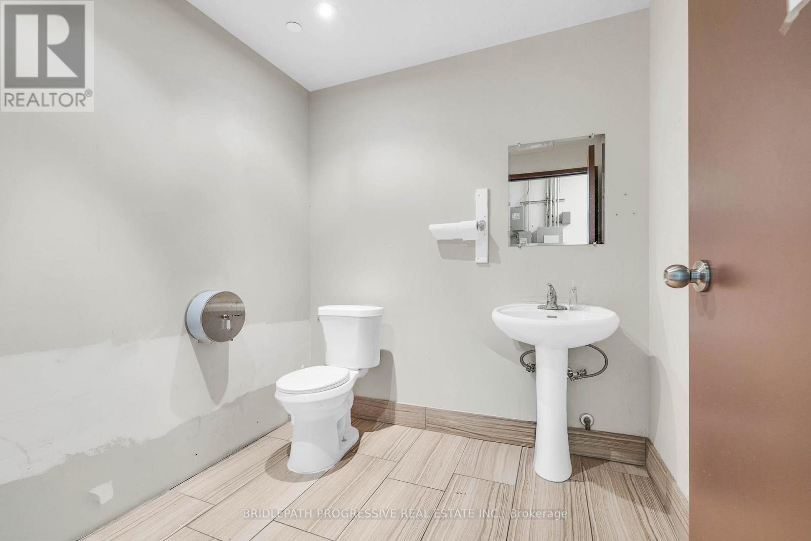 3 - 1644 Bloor Street W, Toronto, Ontario  M6P 1A7 - Photo 25 - W12478325