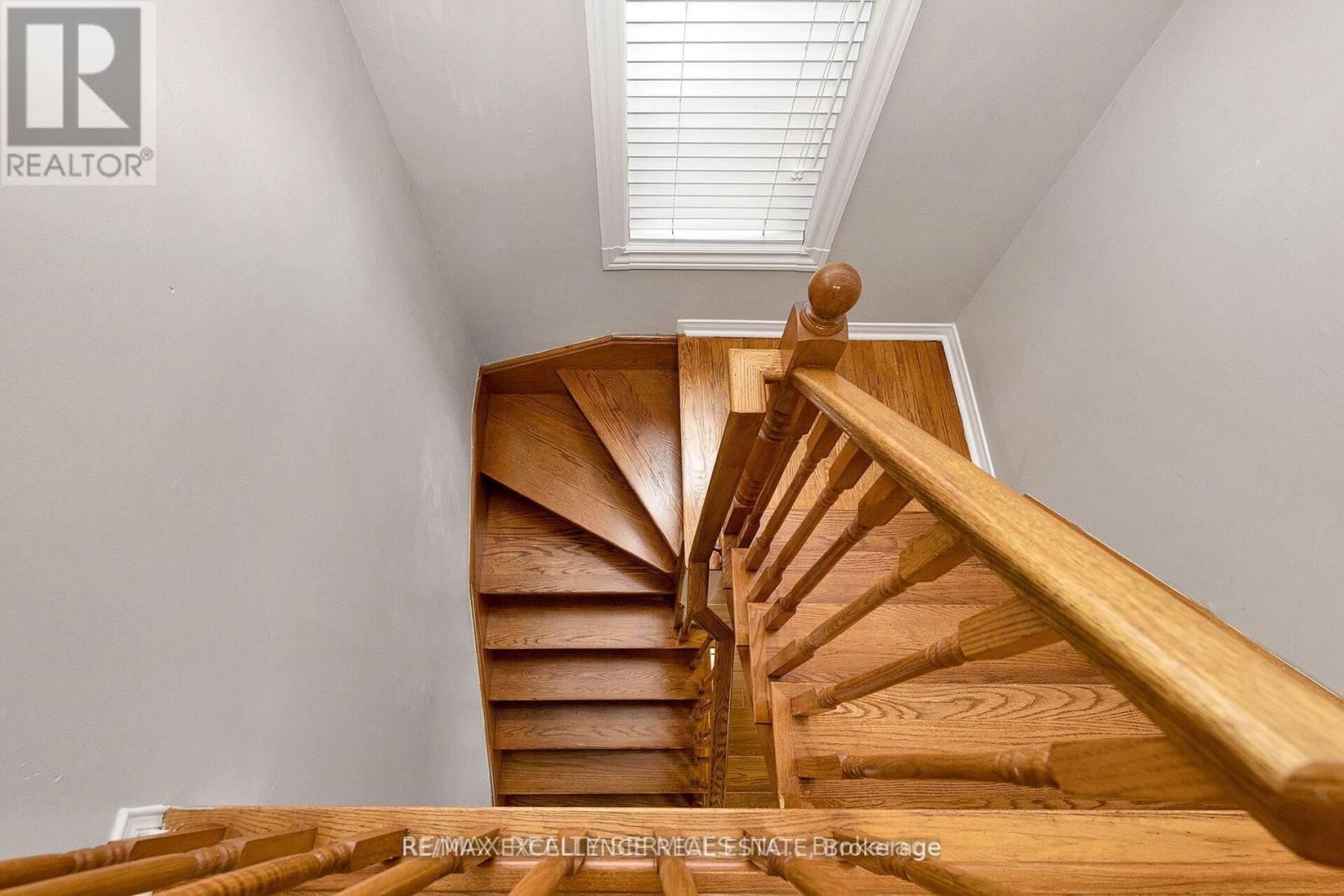 71 Rocky Mountain Crescent, Brampton, Ontario  L6R 1E7 - Photo 14 - W12478332
