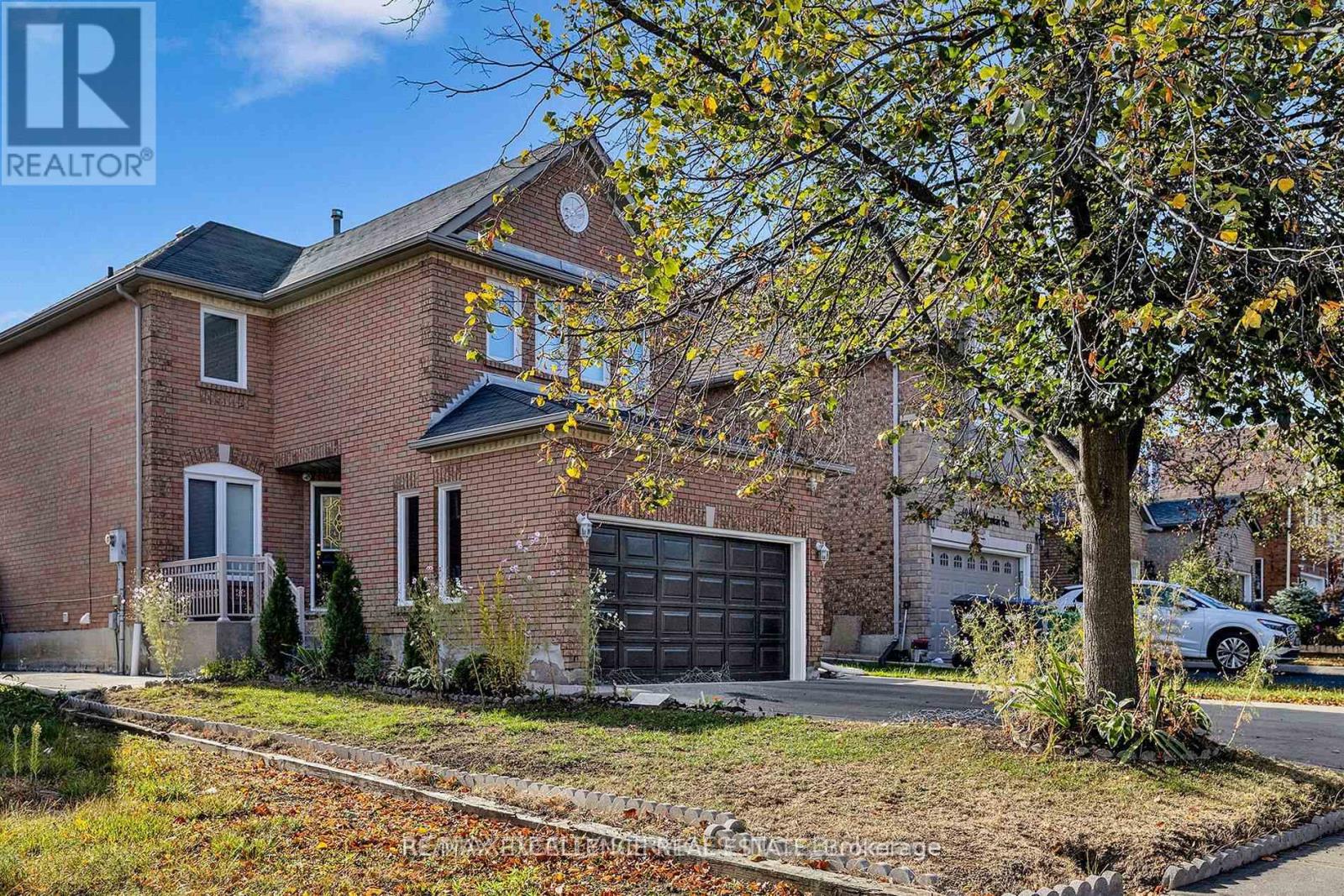 71 Rocky Mountain Crescent, Brampton, Ontario  L6R 1E7 - Photo 2 - W12478332