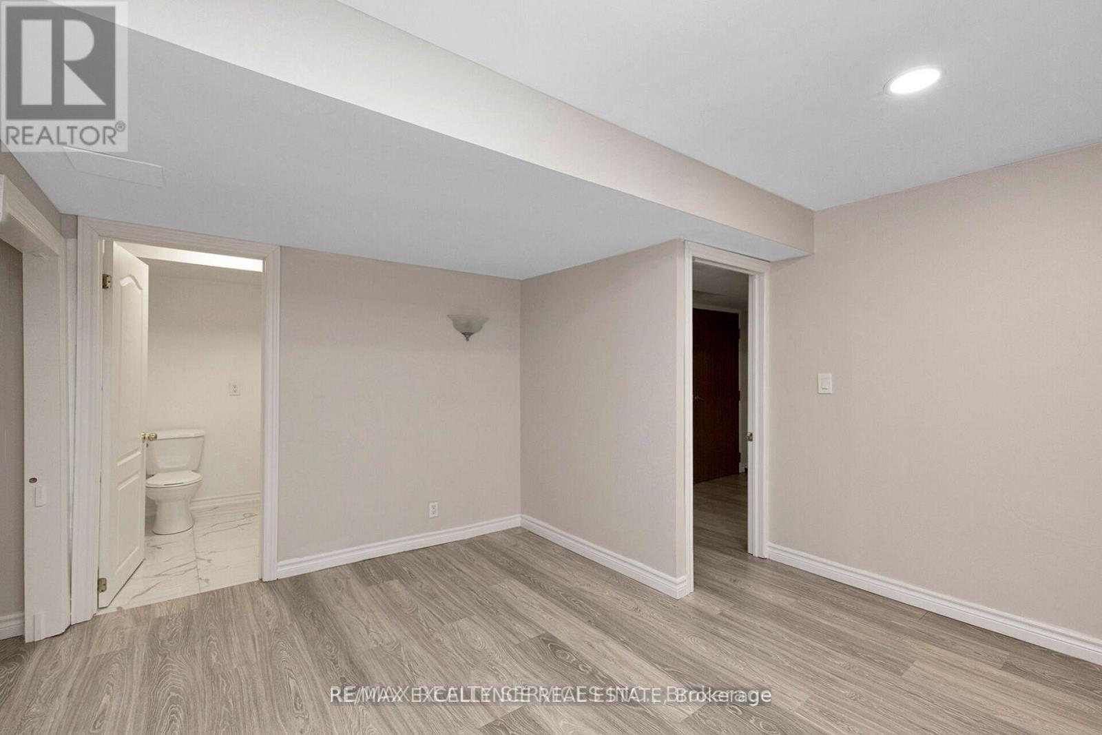 71 Rocky Mountain Crescent, Brampton, Ontario  L6R 1E7 - Photo 24 - W12478332