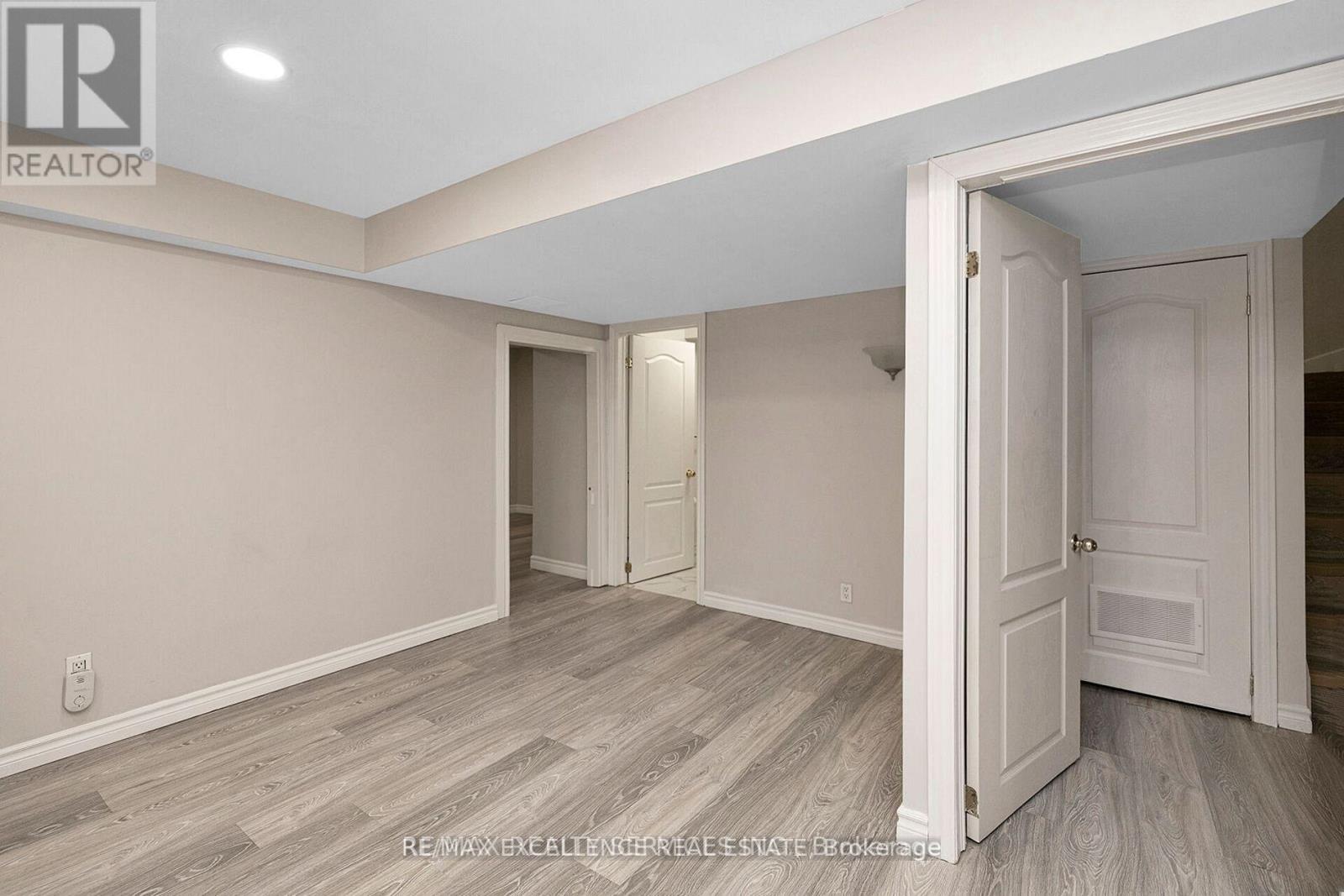 71 Rocky Mountain Crescent, Brampton, Ontario  L6R 1E7 - Photo 25 - W12478332