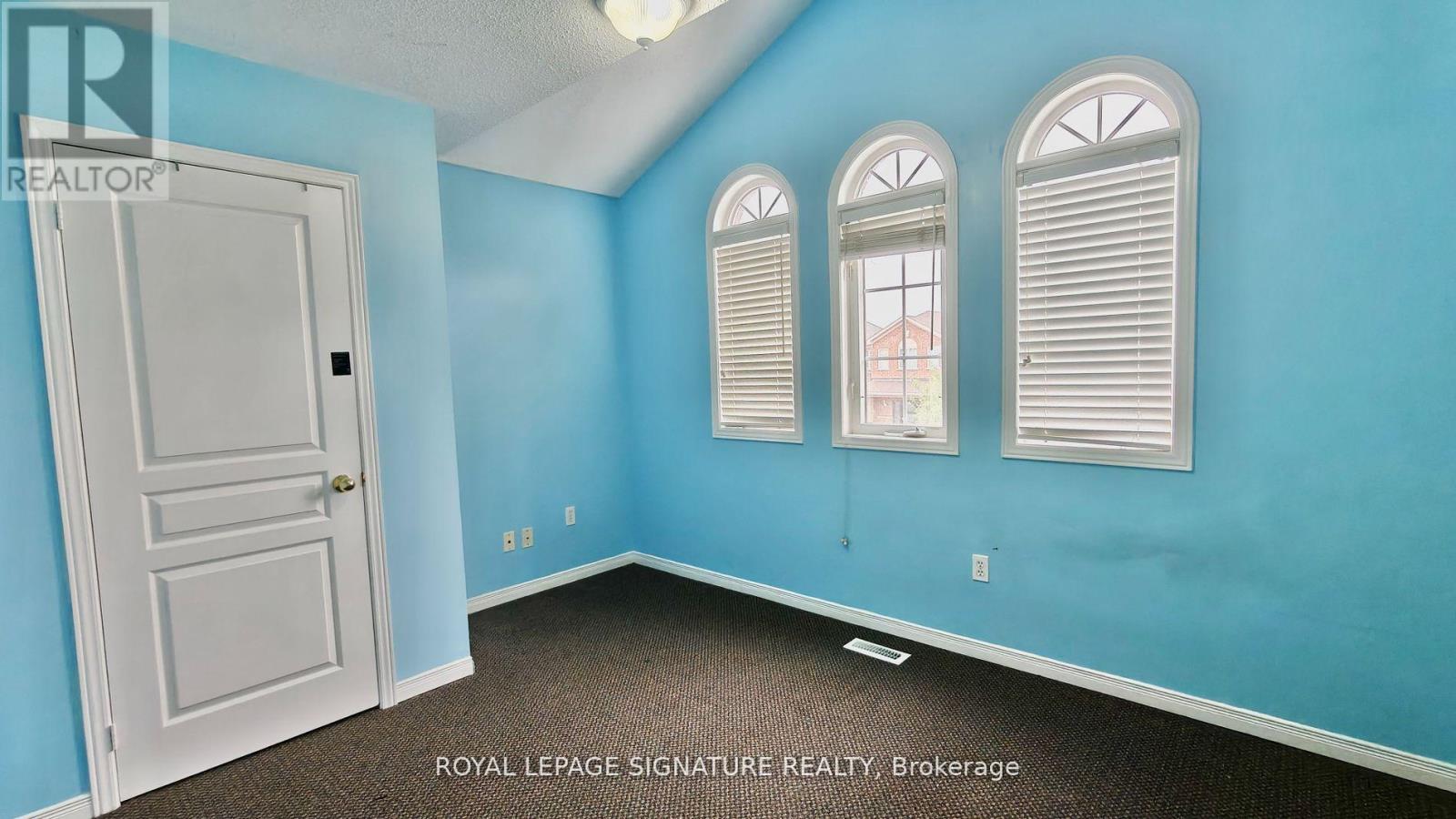 5967 Manzanillo Crescent, Mississauga, Ontario  L5M 6Y3 - Photo 10 - W12478337