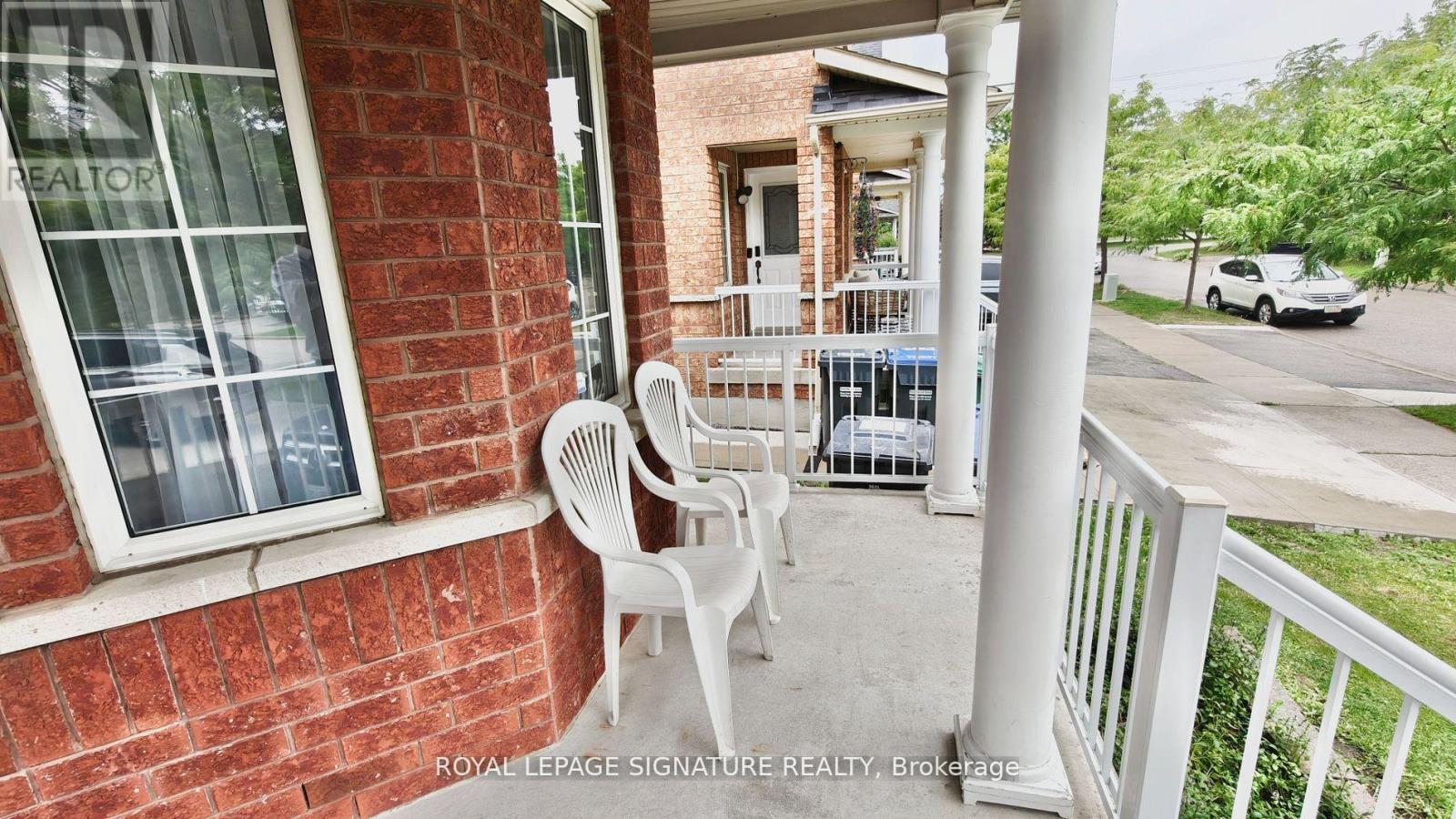 5967 Manzanillo Crescent, Mississauga, Ontario  L5M 6Y3 - Photo 2 - W12478337