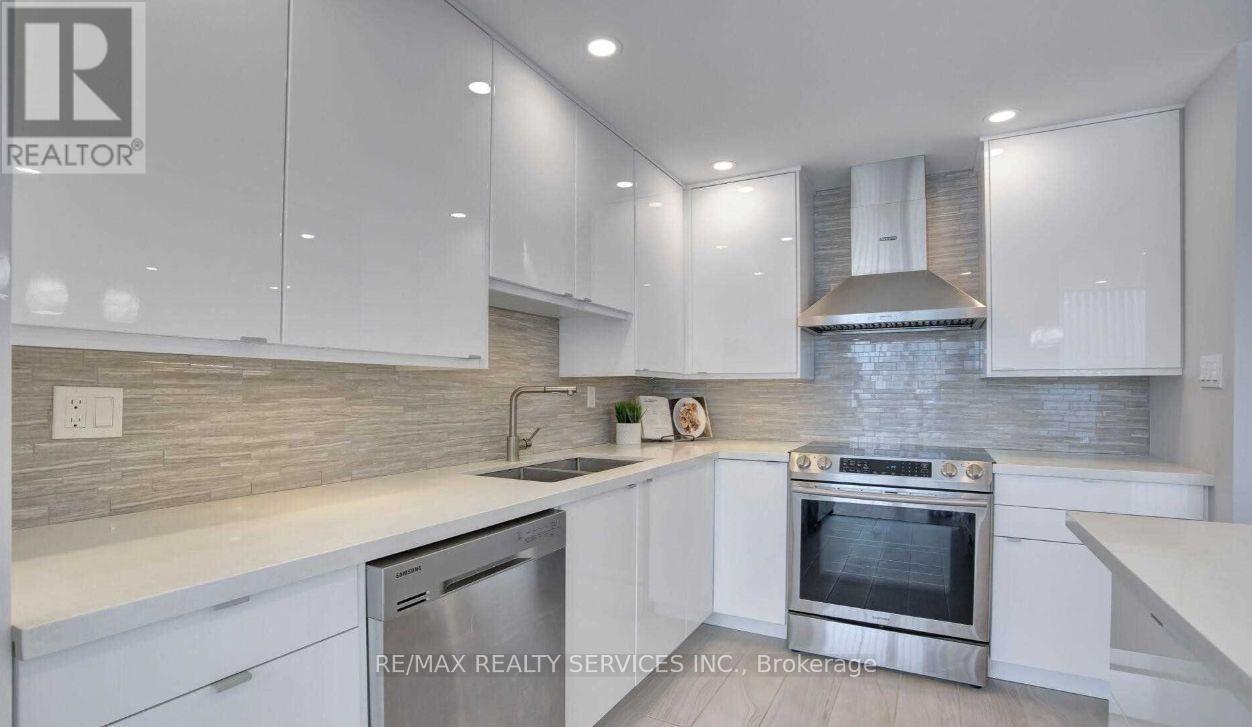 407 - 350 Webb Drive, Mississauga, Ontario  L5B 3W4 - Photo 13 - W12478359