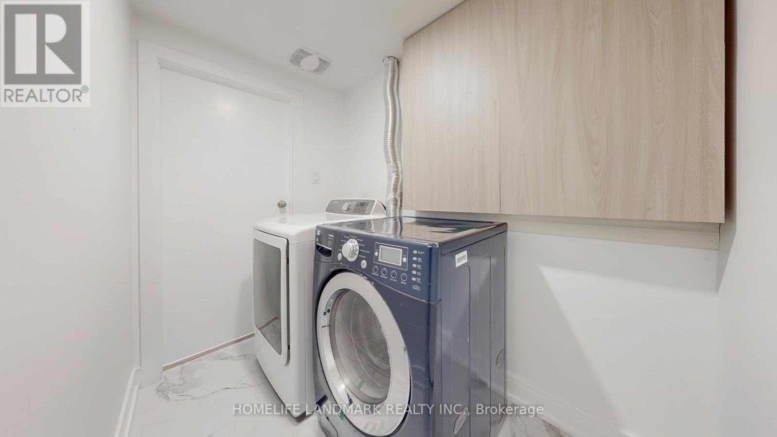 373 Kingsbridge Garden Circle, Mississauga, Ontario  L5R 1K9 - Photo 27 - W12478368
