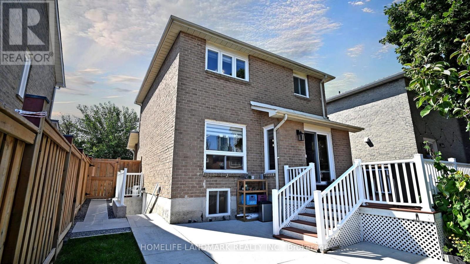 373 Kingsbridge Garden Circle, Mississauga, Ontario  L5R 1K9 - Photo 30 - W12478368