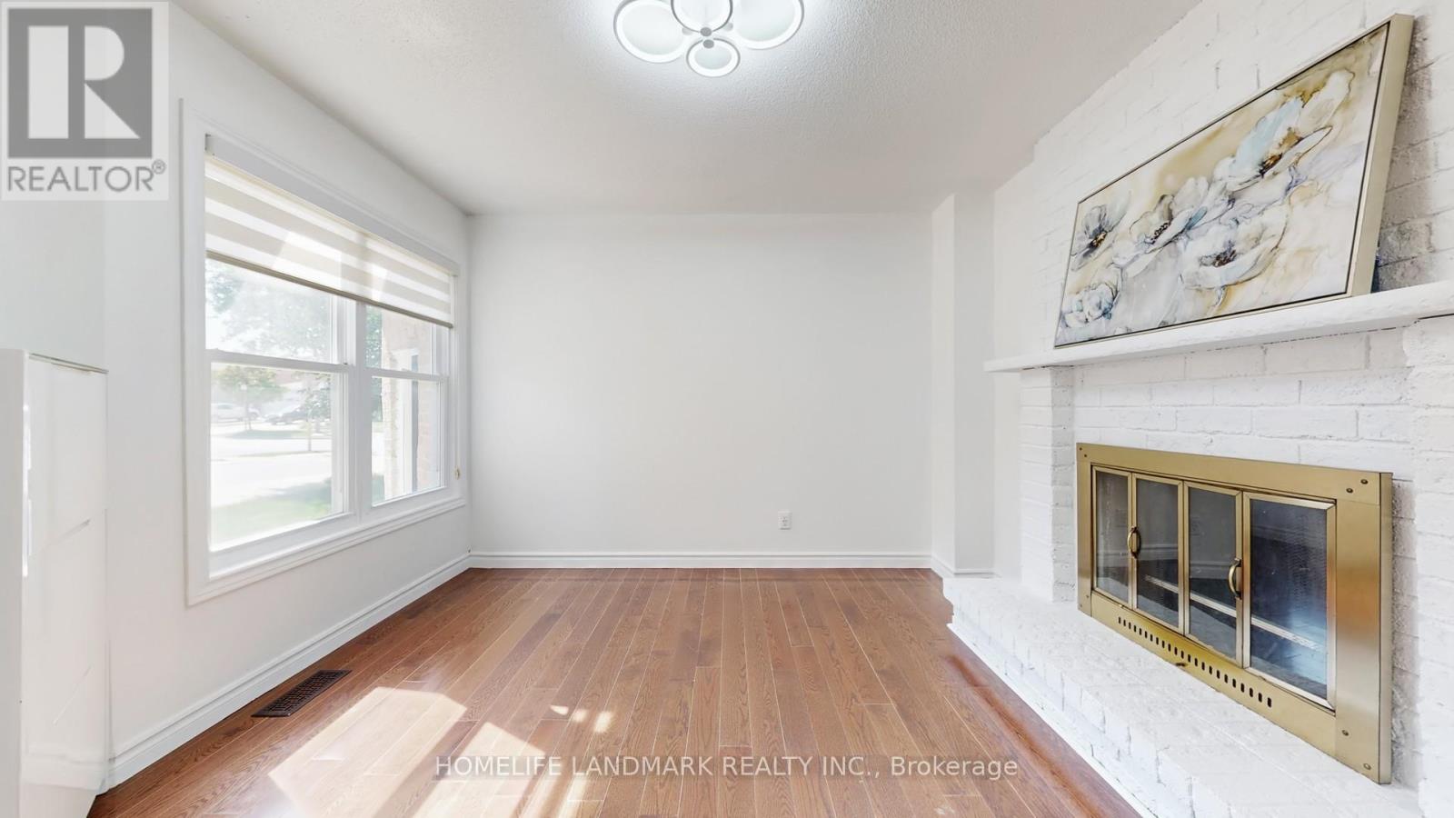373 Kingsbridge Garden Circle, Mississauga, Ontario  L5R 1K9 - Photo 9 - W12478368