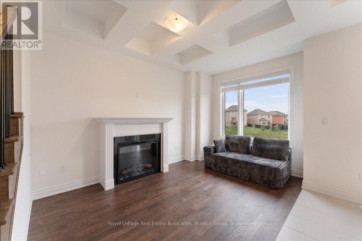 3077 Perkins Way, Oakville, Ontario  L6H 7G1 - Photo 12 - W12478396