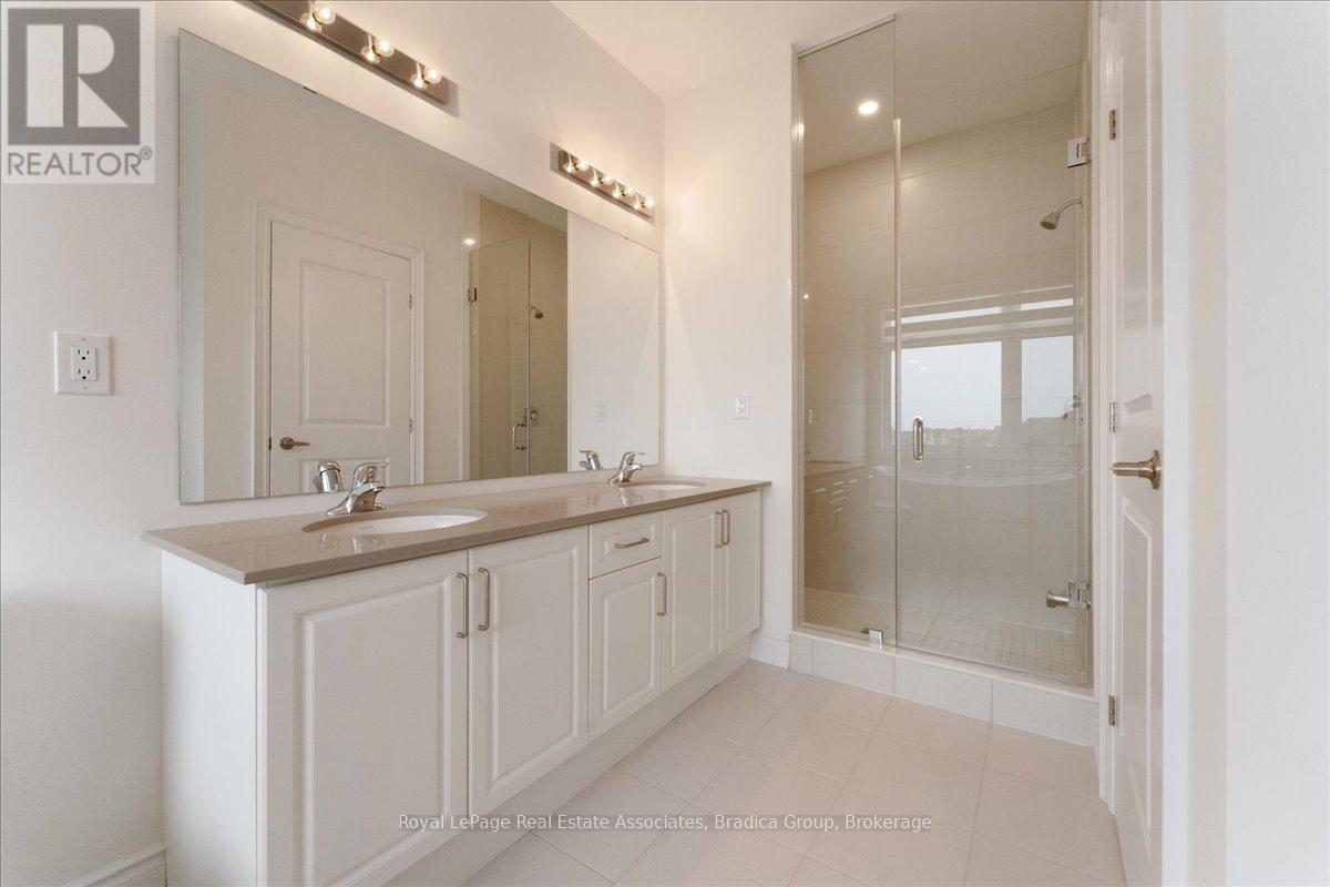 3077 Perkins Way, Oakville, Ontario  L6H 7G1 - Photo 17 - W12478396