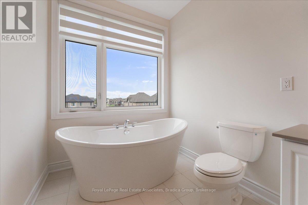 3077 Perkins Way, Oakville, Ontario  L6H 7G1 - Photo 18 - W12478396