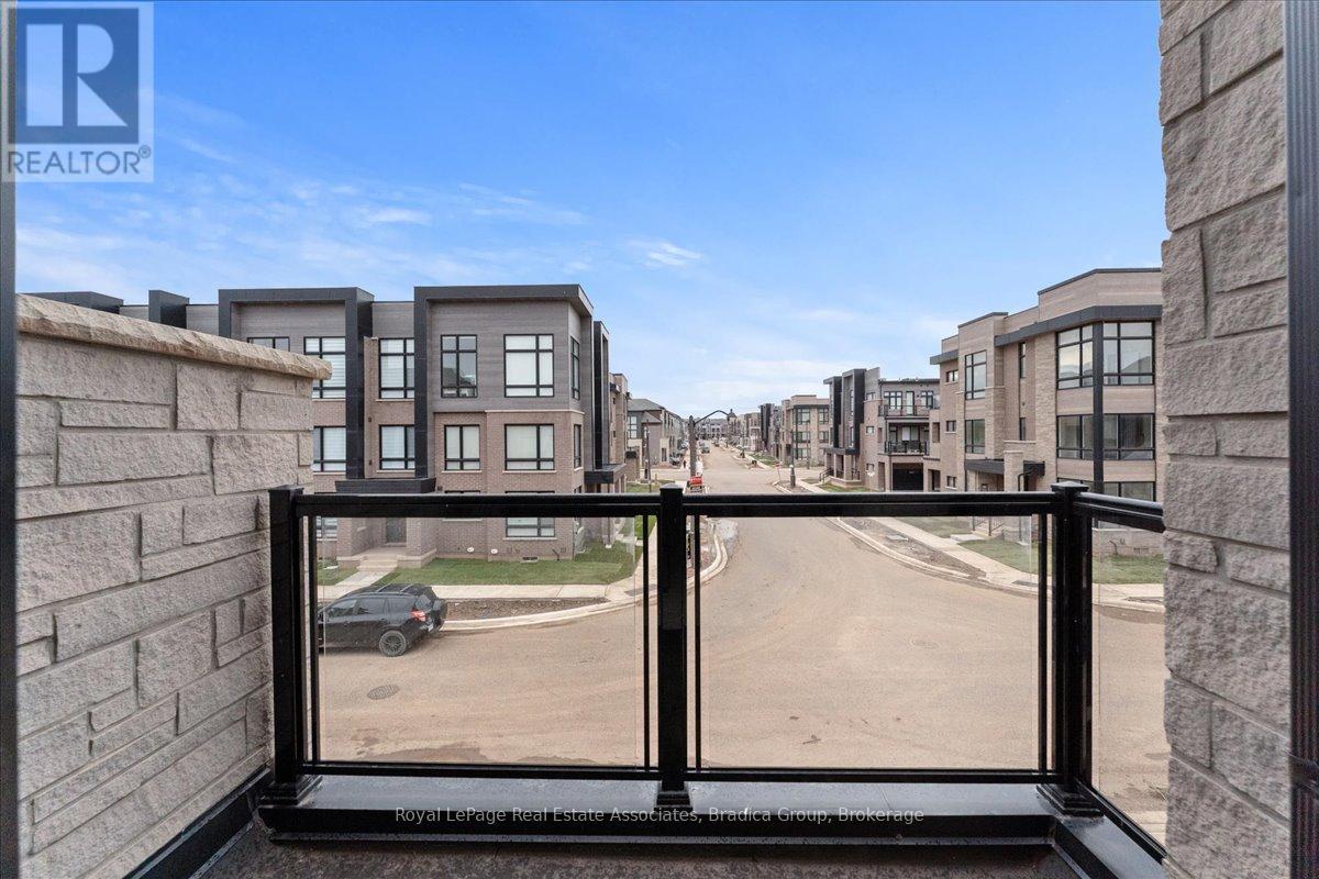 3077 Perkins Way, Oakville, Ontario  L6H 7G1 - Photo 22 - W12478396