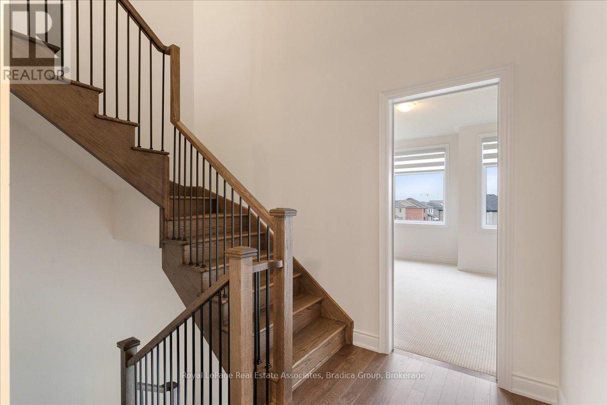 3077 Perkins Way, Oakville, Ontario  L6H 7G1 - Photo 26 - W12478396