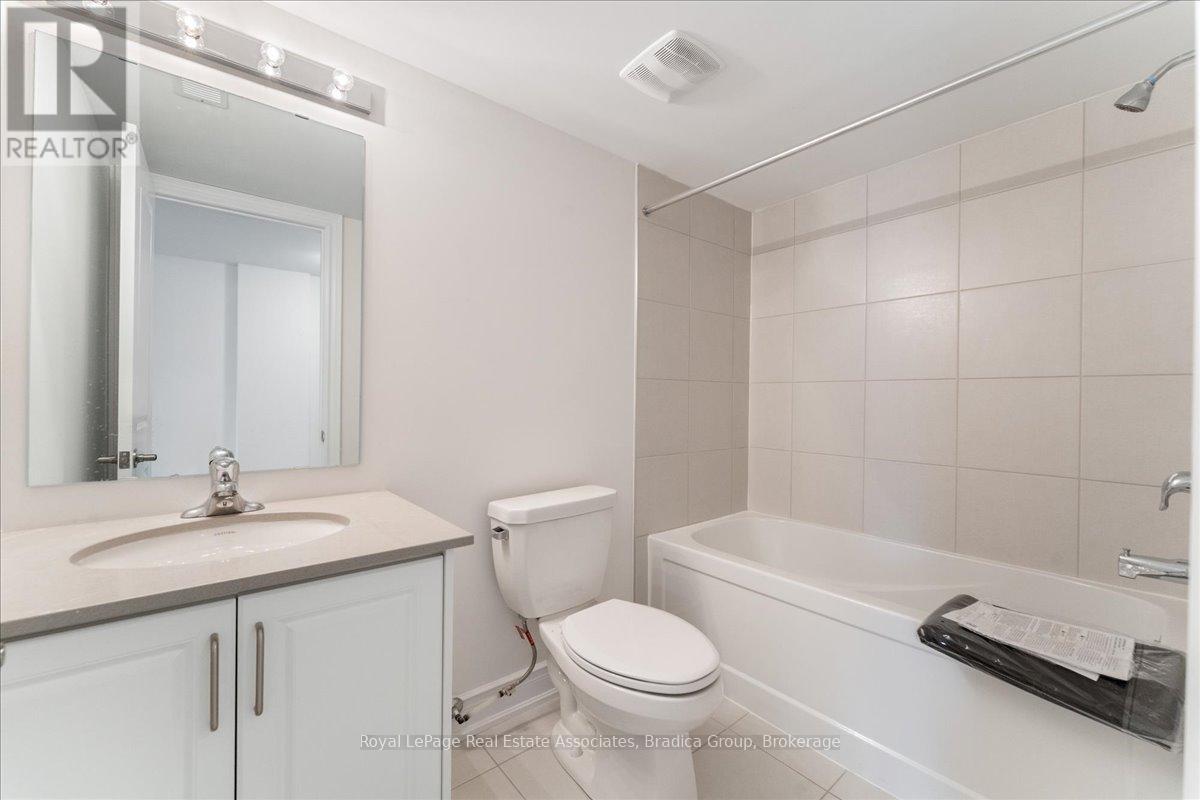3077 Perkins Way, Oakville, Ontario  L6H 7G1 - Photo 34 - W12478396