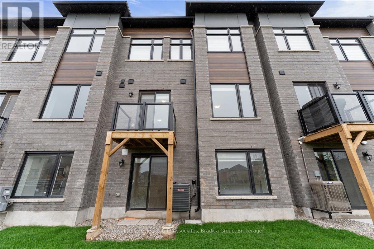 3077 Perkins Way, Oakville, Ontario  L6H 7G1 - Photo 37 - W12478396