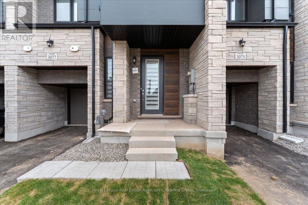 3077 Perkins Way, Oakville, Ontario  L6H 7G1 - Photo 5 - W12478396