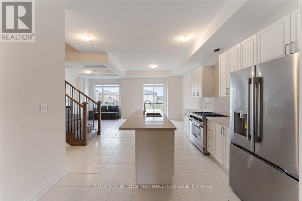 3077 Perkins Way, Oakville, Ontario  L6H 7G1 - Photo 6 - W12478396